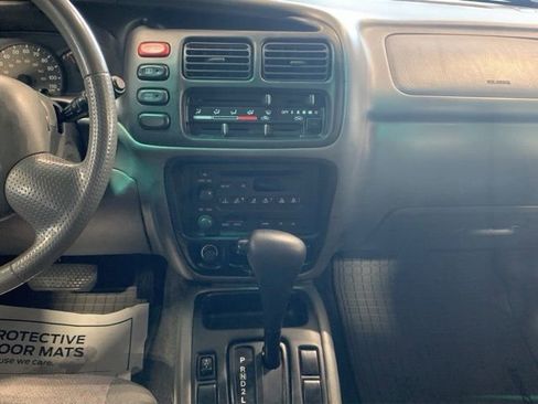 Used 2002 Chevrolet Tracker 4WD w/ Preferred Equipment Group image 22