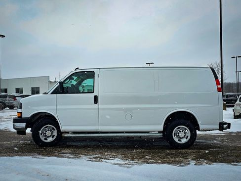 Used 2024 Chevrolet Express 2500 w/ Driver Convenience Package image 6