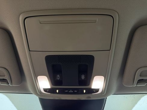 Used 2025 Honda Pilot Elite image 49