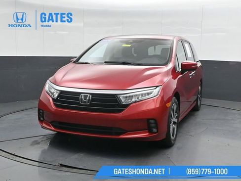 Certified 2024 Honda Odyssey Touring image 6