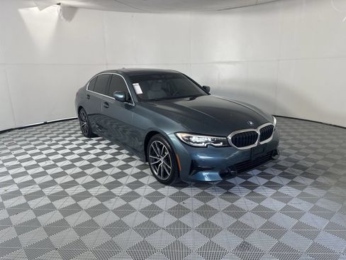 Used 2021 BMW 330i Sedan w/ Convenience Package RWD image 2