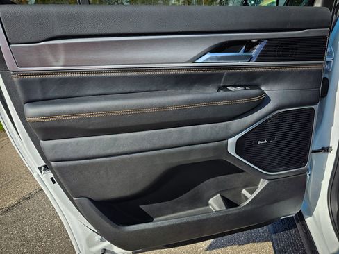 New 2026 Jeep Grand Wagoneer L 4WD image 37