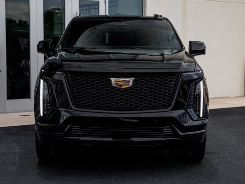 Used 2026 Cadillac Escalade Sport AWD/4WD image 4