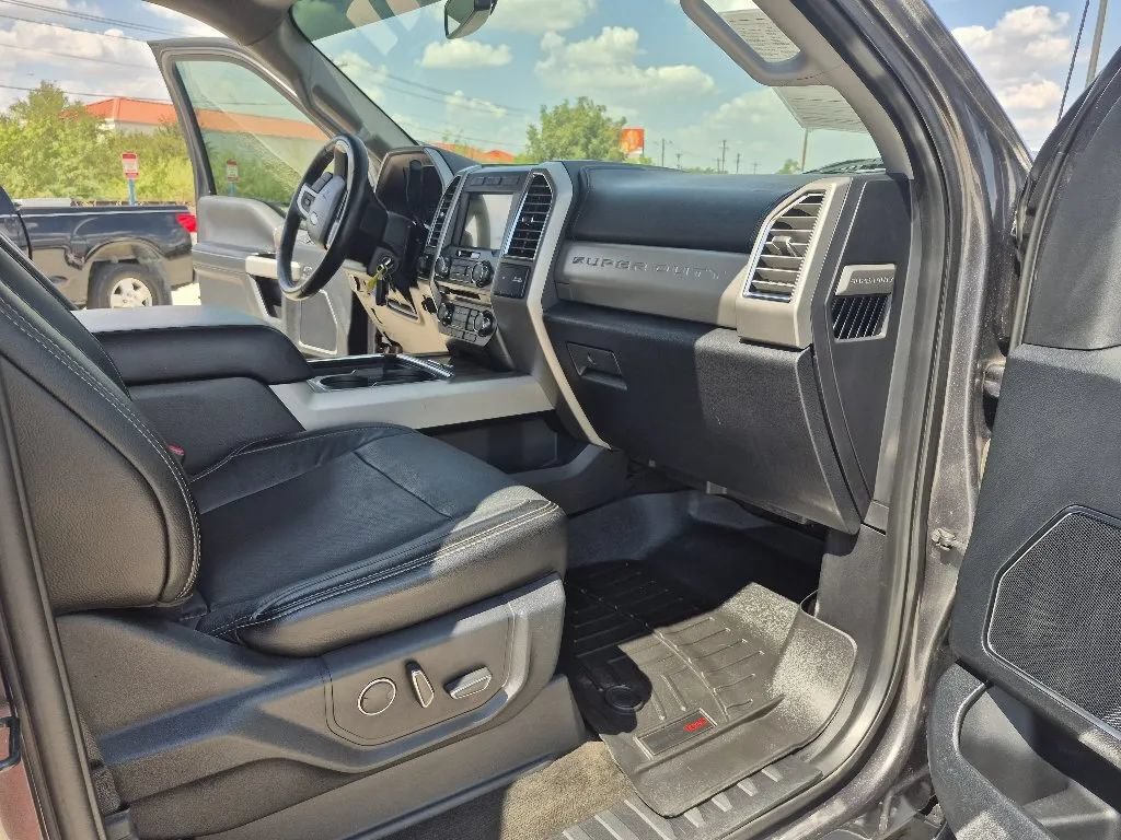 Used 2017 Ford F250 Lariat w/ Lariat Value Package AWD/4WD image 21