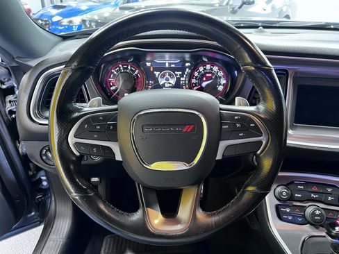 Used 2019 Dodge Challenger R/T w/ Driver Convenience Group RWD image 11