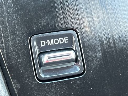 Used 2023 Nissan Rogue SV image 32