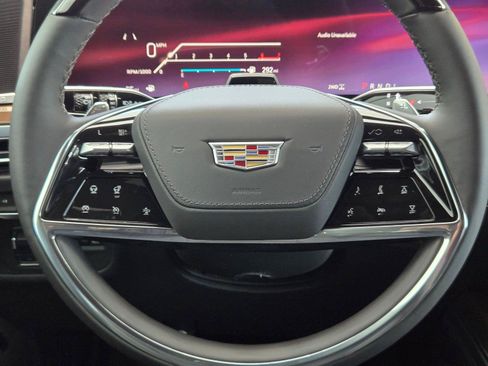 New 2026 Cadillac Escalade ESV Platinum Sport w/ LPO, ONYX Package AWD/4WD image 17