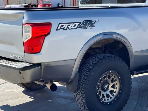 Used 2017 Nissan Titan PRO-4X image 6