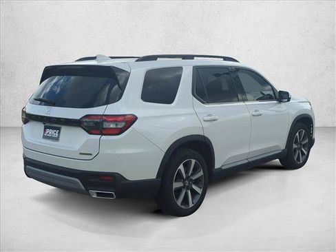 Used 2023 Honda Pilot Touring image 5
