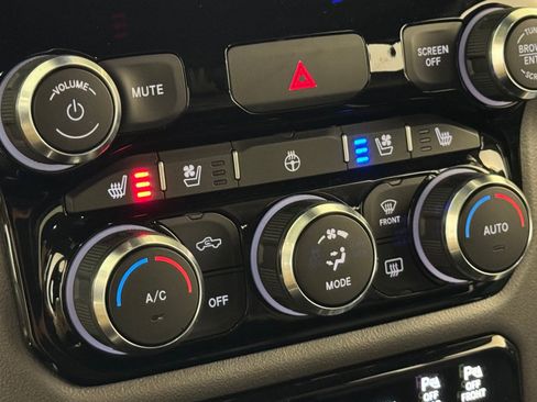 Used 2021 RAM 1500 Laramie w/ Night Edition image 20