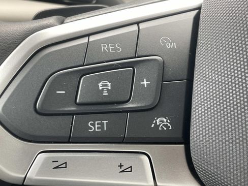 New 2026 Volkswagen Atlas SE FWD image 23
