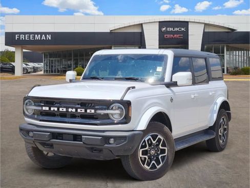 Used 2025 Ford Bronco Outer Banks AWD/4WD image 1