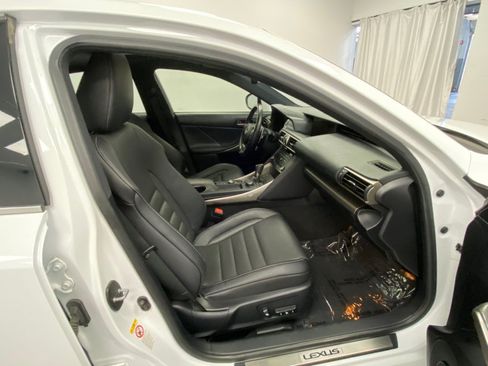 Used 2018 Lexus IS 300 AWD image 21