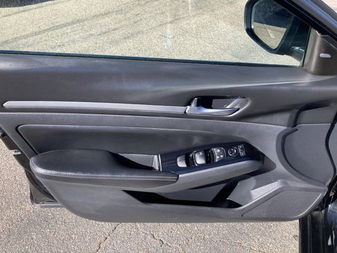 Used 2023 Nissan Altima 2.5 SV image 11