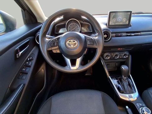 Used 2017 Toyota Yaris iA FWD image 5