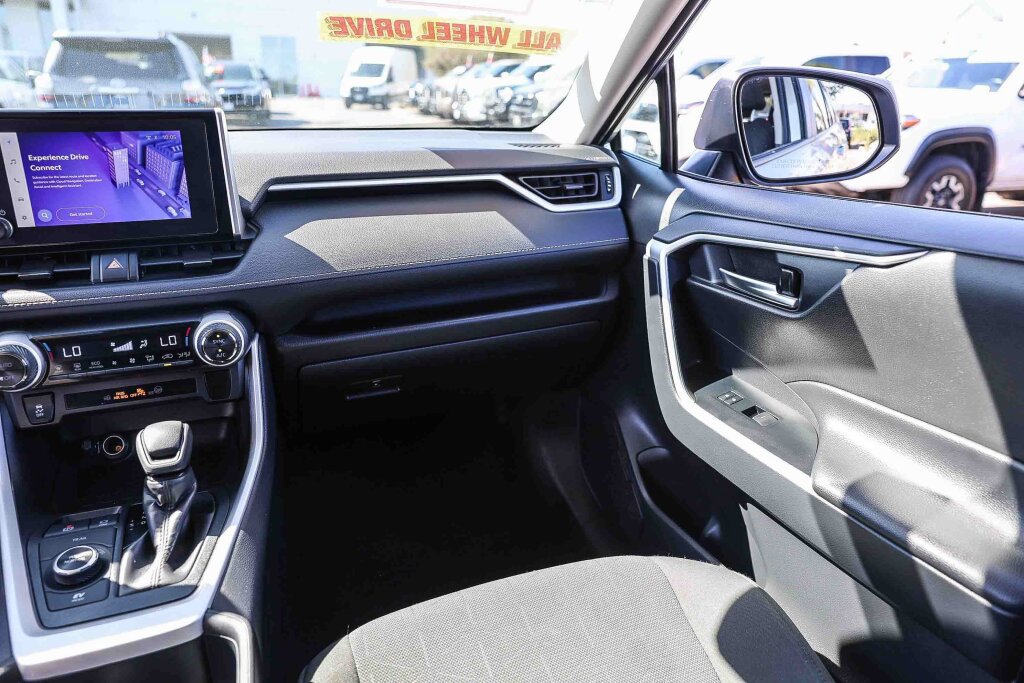 Certified 2025 Toyota RAV4 XLE AWD/4WD image 6