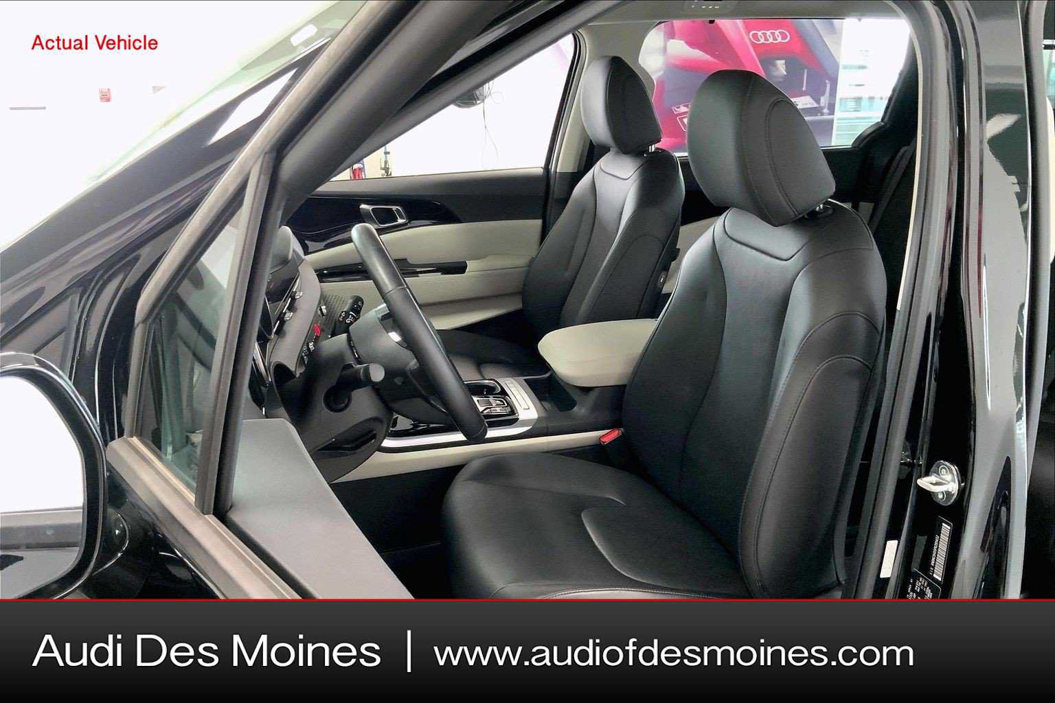 Used 2023 Kia Carnival EX FWD image 1