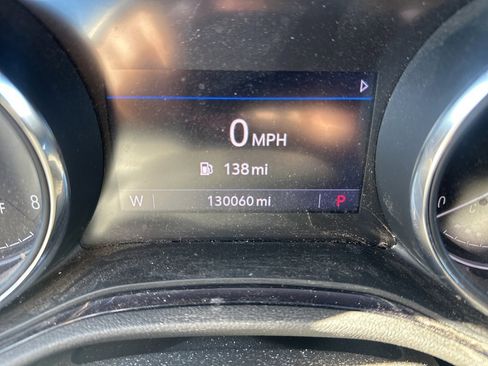 Used 2020 Buick Encore GX Essence image 5