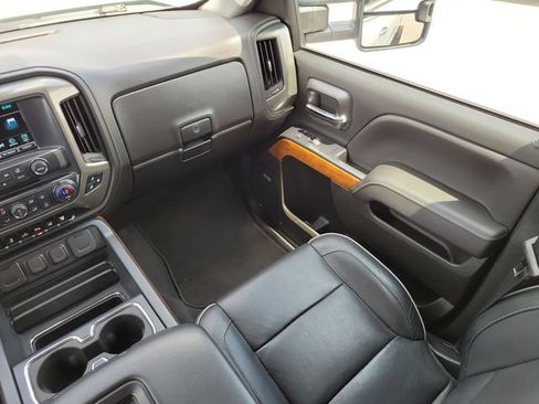 Used 2019 Chevrolet Silverado 2500 High Country w/ Duramax Plus Package AWD/4WD image 26