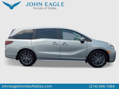 New 2026 Honda Odyssey Touring image 2