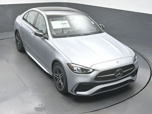 Used 2025 Mercedes-Benz C 300 Sedan image 43