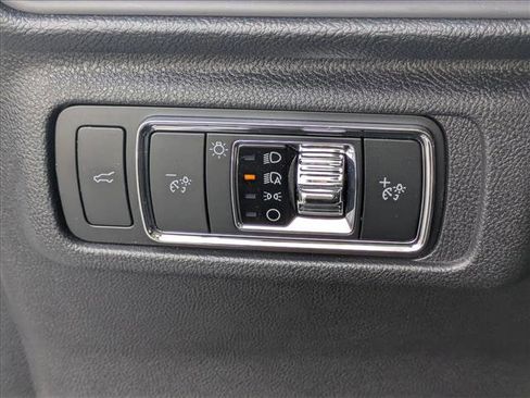 Used 2024 Lincoln Corsair Reserve image 13