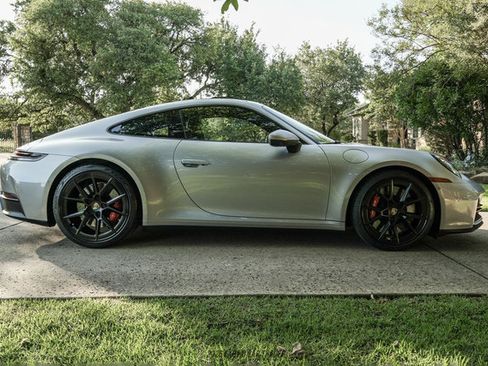 Used 2025 Porsche 911 Carrera S RWD image 9