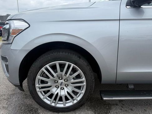 Used 2024 Ford Expedition Limited image 23