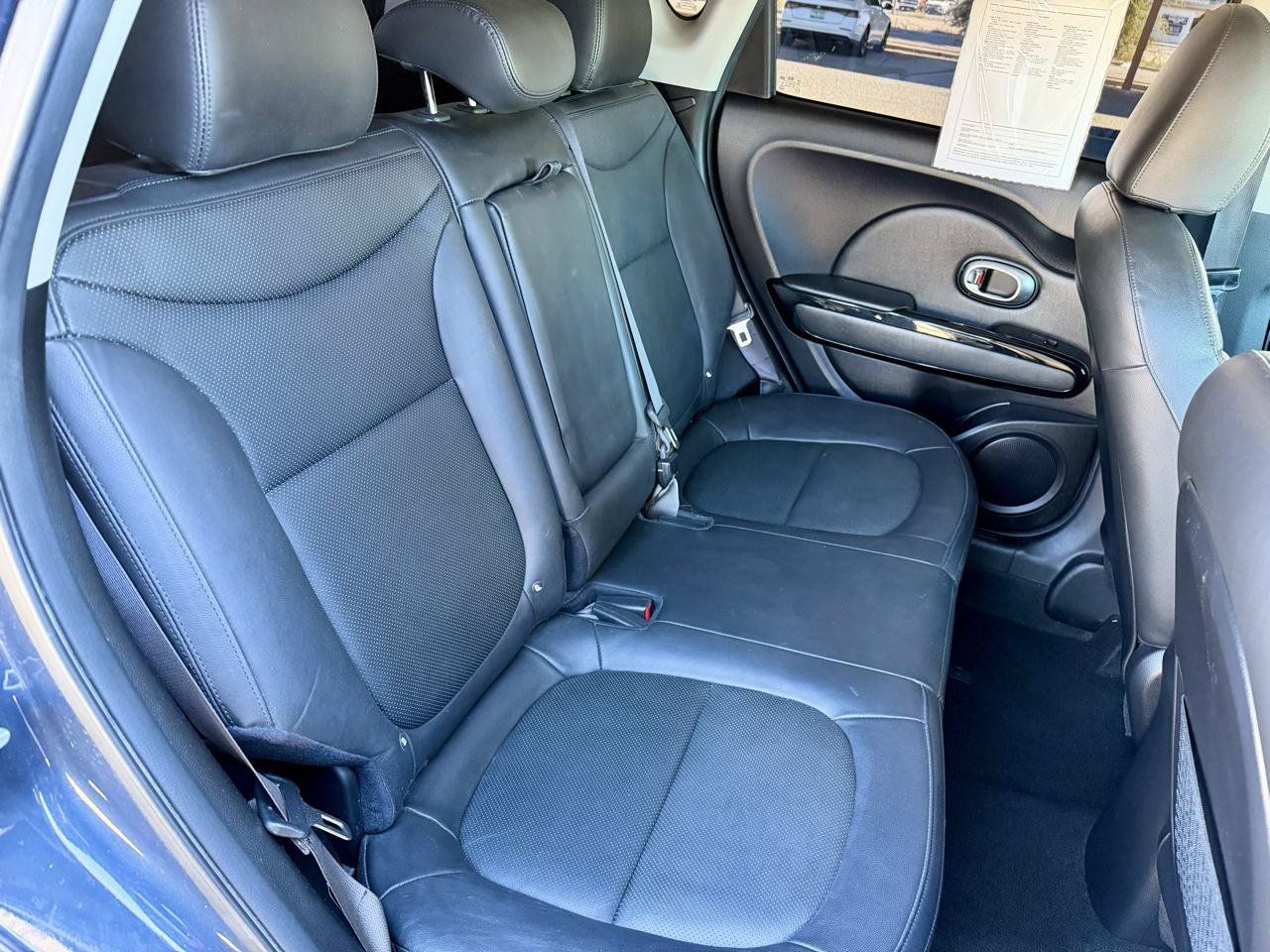 Used 2016 Kia Soul ! FWD image 13
