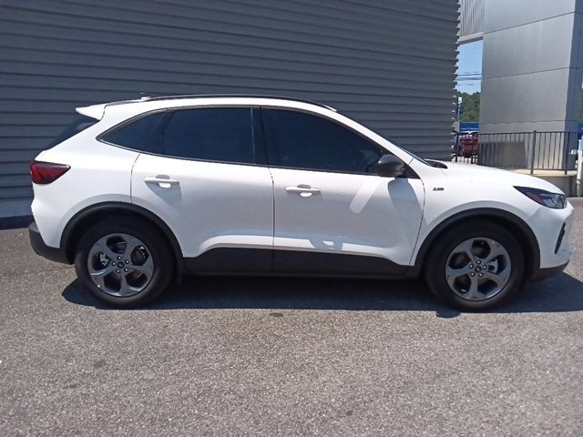 Certified 2025 Ford Escape ST-Line w/ Tech Pack #1 FWD image 2