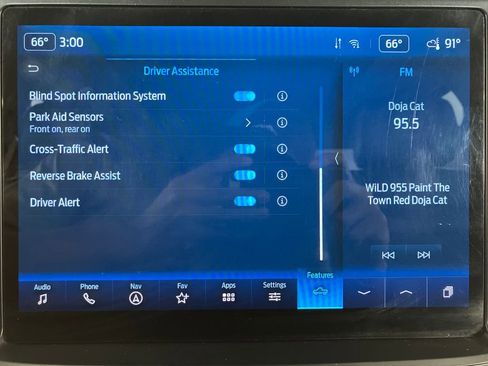 Certified 2022 Ford F150 Lariat w/ Equipment Group 502A High image 36