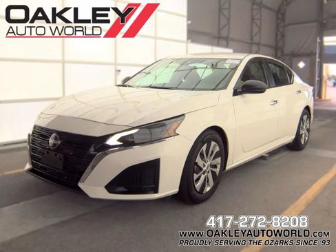Used 2024 Nissan Altima 2.5 S FWD image 1