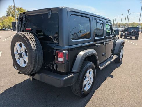 Used 2022 Jeep Wrangler Unlimited Sport AWD/4WD image 5