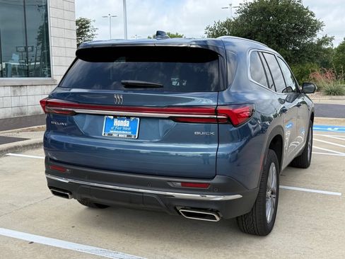 Used 2025 Buick Enclave Preferred FWD image 7