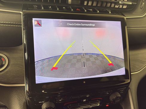 Used 2023 Jeep Grand Cherokee Limited image 11