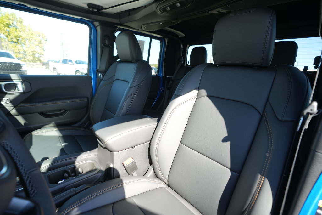 New 2026 Jeep Gladiator Sport AWD/4WD image 37