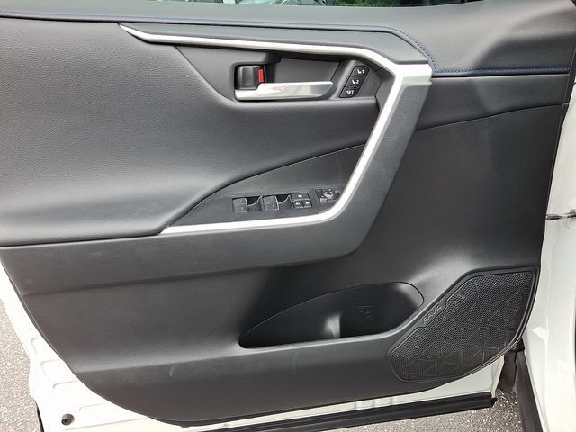 Used 2023 Toyota RAV4 XSE AWD/4WD image 13