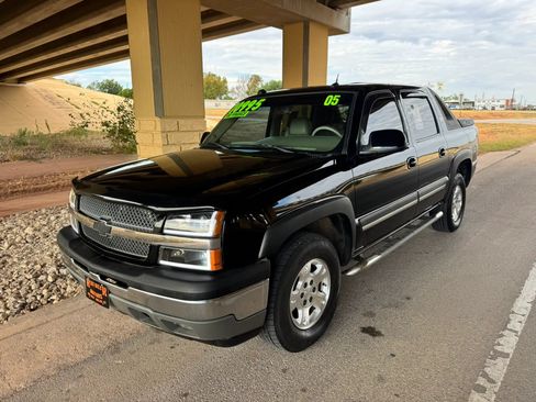 Used 2005 Chevrolet Avalanche Z66 w/ Sun And Sound Package RWD image 7