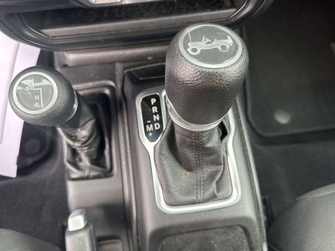Used 2019 Jeep Wrangler Unlimited Sport S AWD/4WD image 22