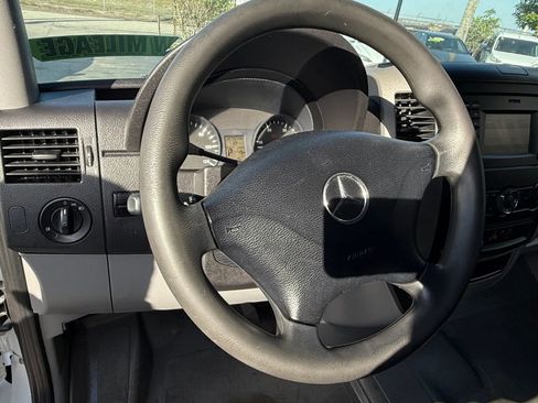 Used 2017 Mercedes-Benz Sprinter 2500 image 19