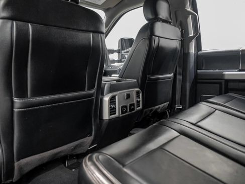 Used 2020 Ford F250 Lariat w/ Lariat Ultimate Package AWD/4WD image 38