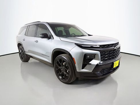 Used 2024 Chevrolet Traverse RS w/ LPO, Floor Liner Package FWD image 4