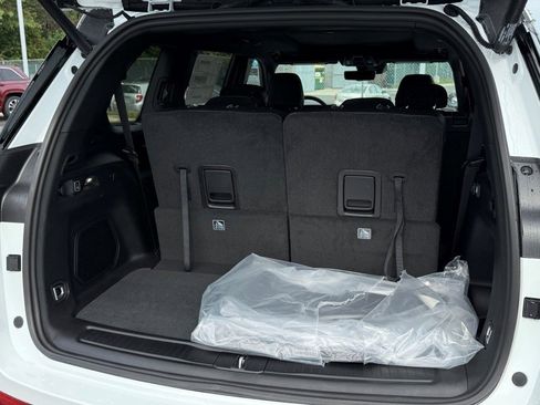 New 2025 Jeep Grand Cherokee L Limited w/ Luxury Tech Group II image 16