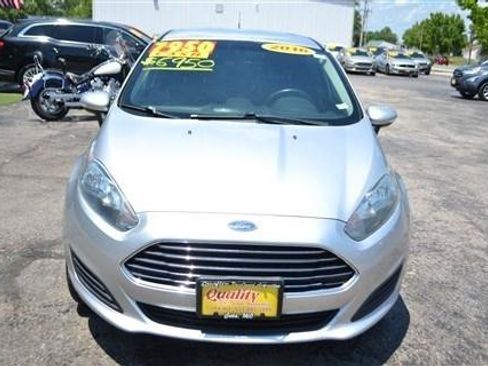 Used 2016 Ford Fiesta SE FWD image 3