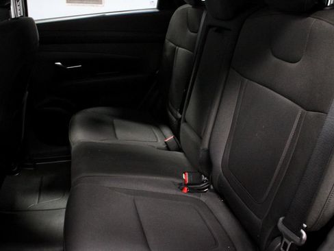 Certified 2025 Hyundai Tucson SE AWD/4WD image 20