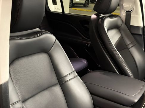 New 2026 Lincoln Aviator AWD image 11