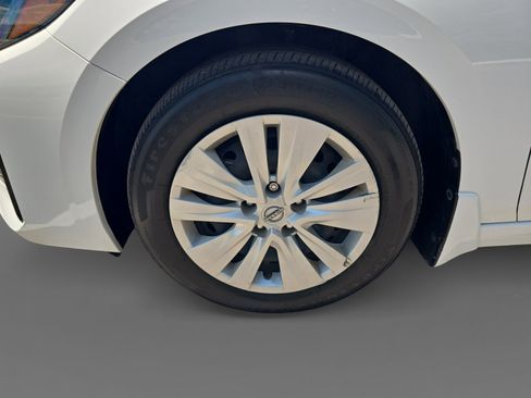 Used 2024 Nissan Sentra S FWD image 9