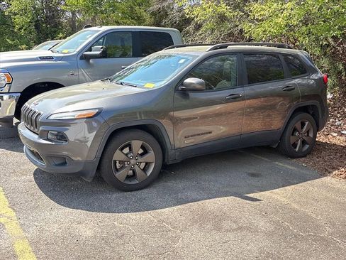 Used 2016 Jeep Cherokee 75th Anniversary image 11