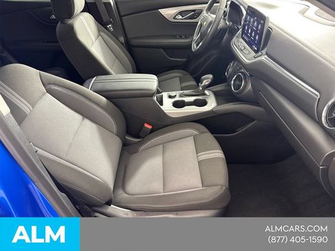 Used 2025 Chevrolet Blazer LT FWD image 17