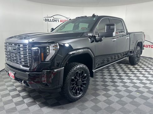 Used 2024 GMC Sierra 2500 Denali Ultimate AWD/4WD image 2